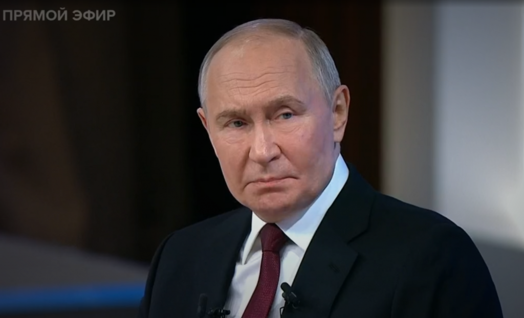 Путин поручил приступить к структурным изменениям в экономике -