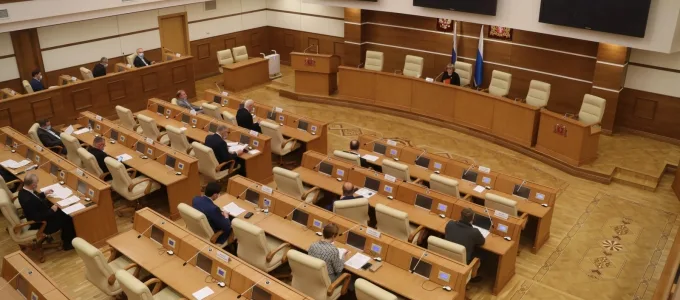 Свердловские депутаты одобрили избрание мэра по «губернаторской схеме» -