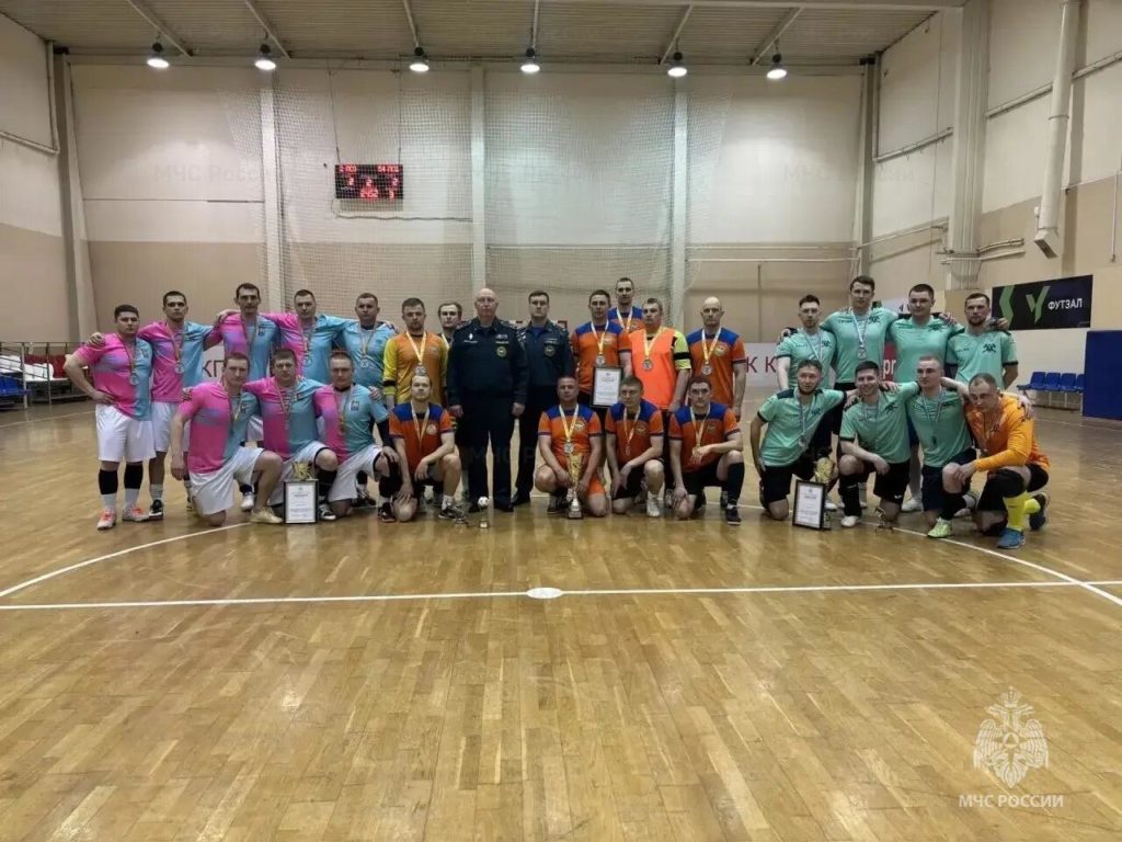 Футбольный поединок огнеборцев: в Каменске‑Уральском выбрали сильнейшую команду Футбольный поединок огнеборцев: в Каменске‑Уральском выбрали сильнейшую команду
