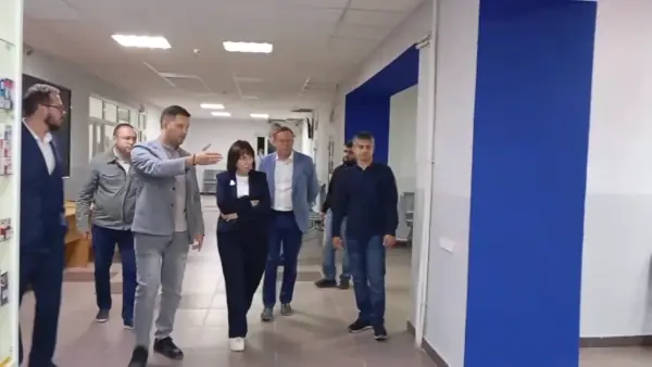 Савинова проверила модернизацию больниц в Екатеринбурге и Каменске-Уральском Савинова проверила модернизацию больниц в Екатеринбурге и Каменске-Уральском