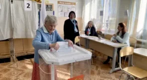 Уральская долгожительница пришла на избирательный участок в 103 года